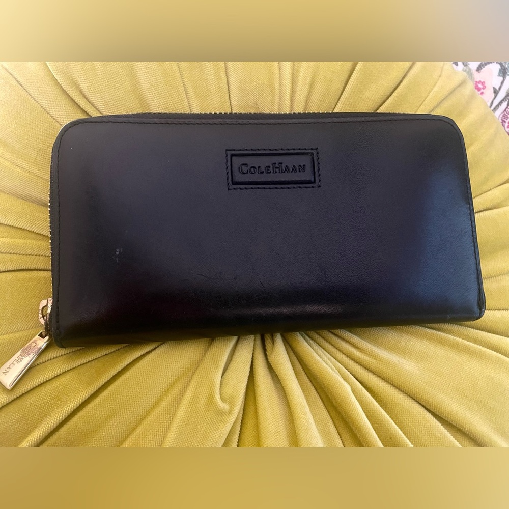 COLE HAAN Black Leather Wallet